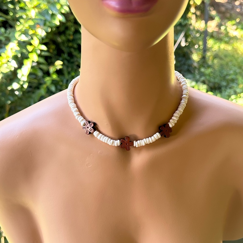 Puka Shell Necklaces - Picture 2 of 6